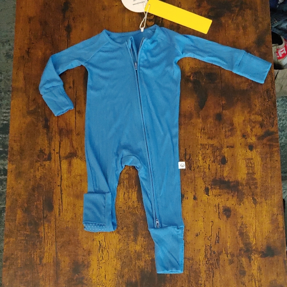 BNWT Lazy Bones 0-3mo Blue ribbed zippy with fold over hands and feet bamboo